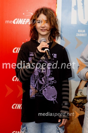  Kaja Zabret, igralkaPodelitev Zlate role filmu Igrišča ne damo