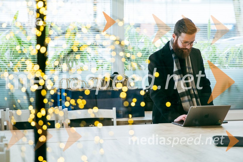 “Pred 2025 druženje” z Miho Hrobatom ob zaključku leta in uvodu v novo sezono