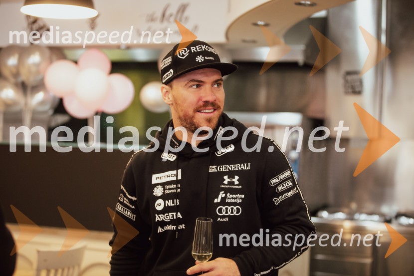  Miha Hrobat, alpski smučar“Pred 2025 druženje” z Miho Hrobatom ob zaključku leta in uvodu v novo sezono