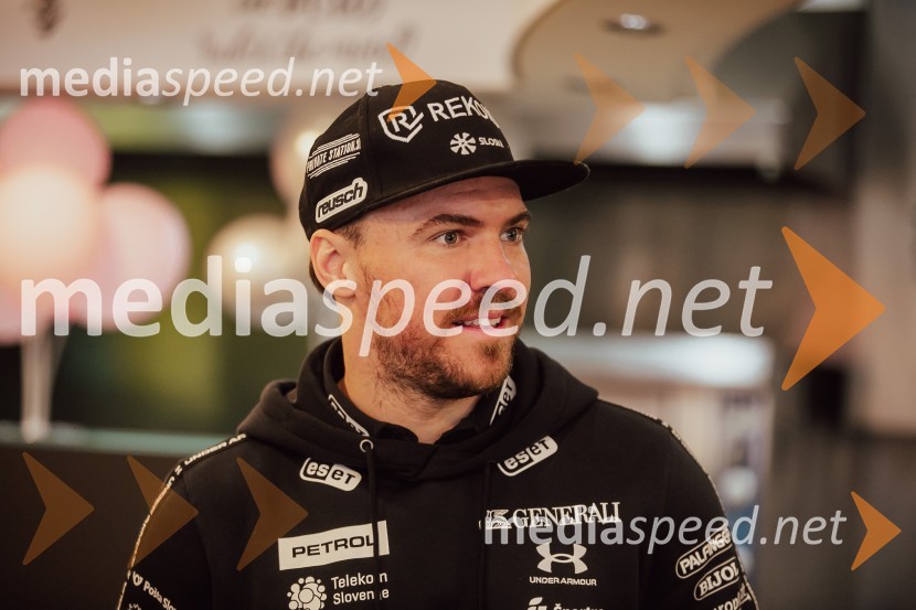  Miha Hrobat, alpski smučar“Pred 2025 druženje” z Miho Hrobatom ob zaključku leta in uvodu v novo sezono