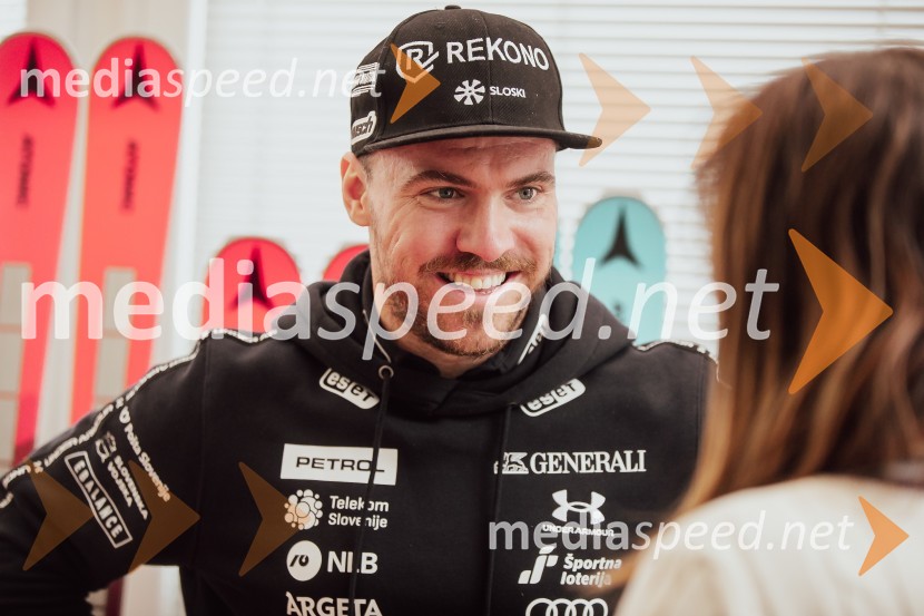  Miha Hrobat, alpski smučar“Pred 2025 druženje” z Miho Hrobatom ob zaključku leta in uvodu v novo sezono