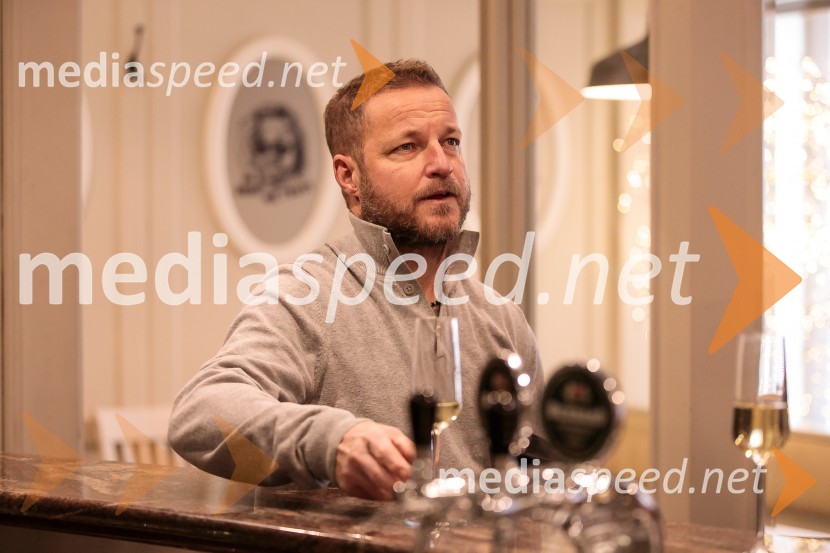 “Pred 2025 druženje” z Miho Hrobatom ob zaključku leta in uvodu v novo sezono