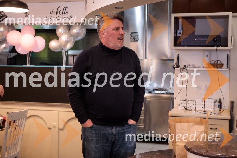 “Pred 2025 druženje” z Miho Hrobatom ob zaključku leta in uvodu v novo sezono