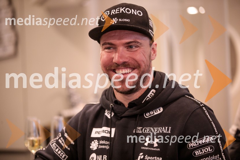  Miha Hrobat, alpski smučar“Pred 2025 druženje” z Miho Hrobatom ob zaključku leta in uvodu v novo sezono