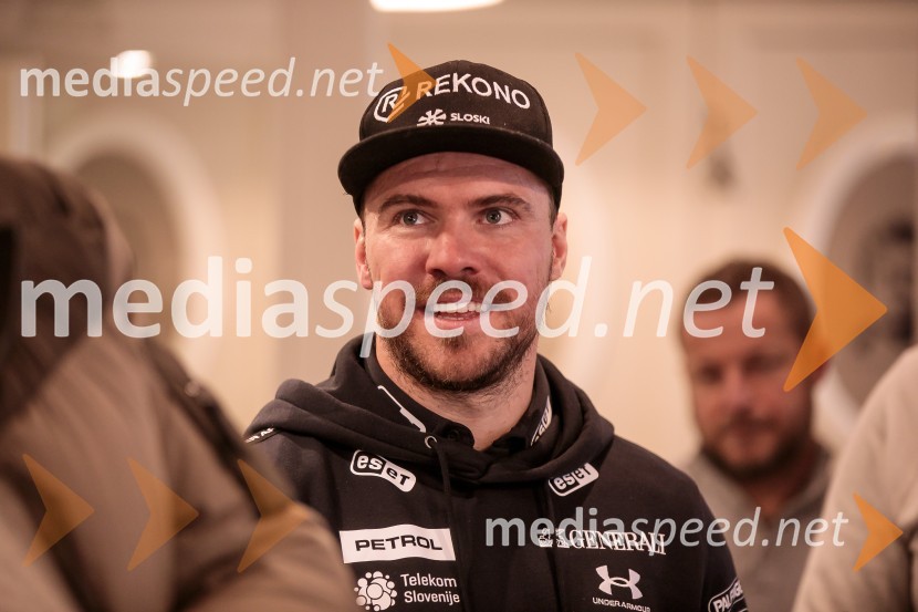  Miha Hrobat, alpski smučar“Pred 2025 druženje” z Miho Hrobatom ob zaključku leta in uvodu v novo sezono