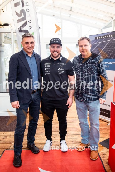  Aleksander  Vrtač, direktor, Avtohiša Vrtač Kranj;  Miha Hrobat, alpski smučar;  Samo Pagon, vodja marketinga znamke Audi pri podjetju Porsche Slovenija d.o.o.“Pred 2025 druženje” z Miho Hrobatom ob zaključku leta in uvodu v novo sezono
