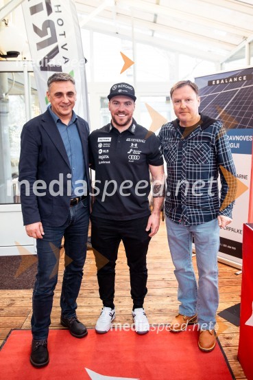  Aleksander  Vrtač, direktor, Avtohiša Vrtač Kranj;  Miha Hrobat, alpski smučar;  Samo Pagon, vodja marketinga znamke Audi pri podjetju Porsche Slovenija d.o.o.“Pred 2025 druženje” z Miho Hrobatom ob zaključku leta in uvodu v novo sezono
