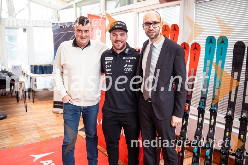  Janez Bijol,  direktor podjetja Bijol d.o.o., predsednik Zbora alpskih disciplin, Smučarska zveza Slovenije;  Miha Hrobat, alpski smučar;  Luka Steiner, predsednik, Smučarska zveza Slovenije“Pred 2025 druženje” z Miho Hrobatom ob zaključku leta in uvodu v novo sezono