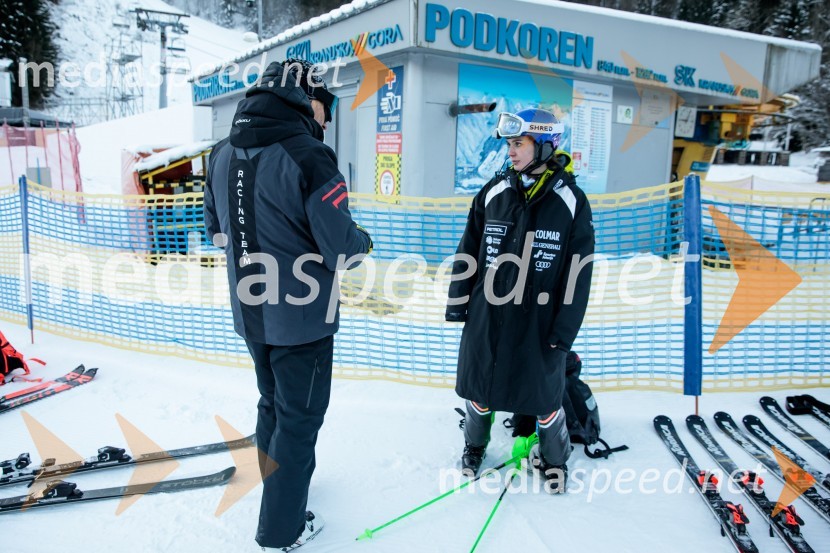  Andrea Massi, smučarski trener;  Andreja  Slokar, smučarkaNovinarska konferenca OK Kranjska Gora ob robu FIS snežne kontrole