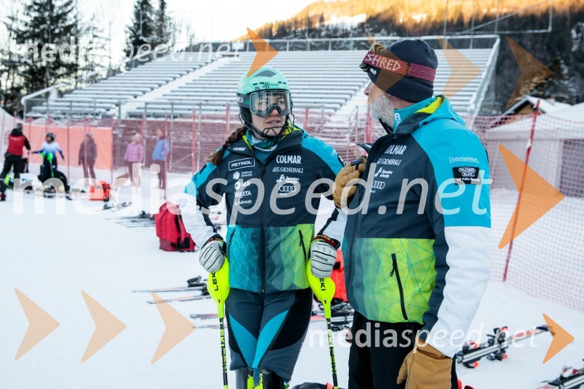  Lila Lapanja, smučarka;  ... Novinarska konferenca OK Kranjska Gora ob robu FIS snežne kontrole