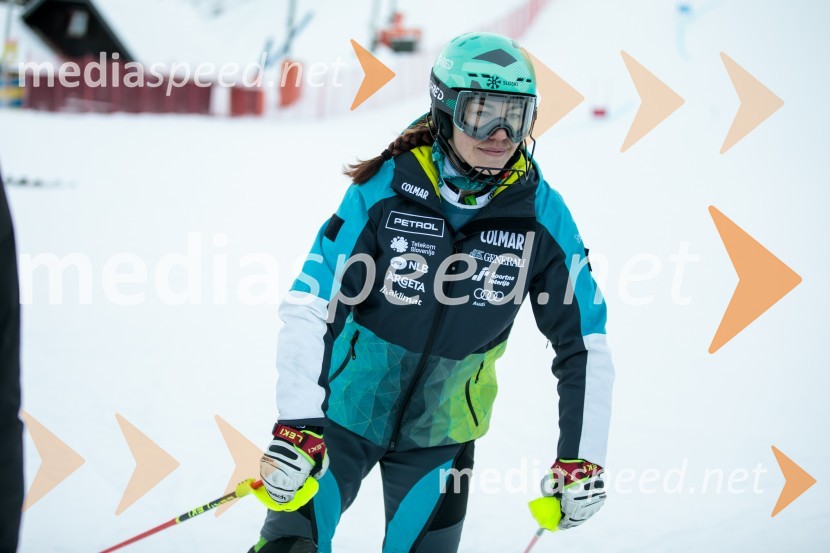  Lila Lapanja, smučarkaNovinarska konferenca OK Kranjska Gora ob robu FIS snežne kontrole