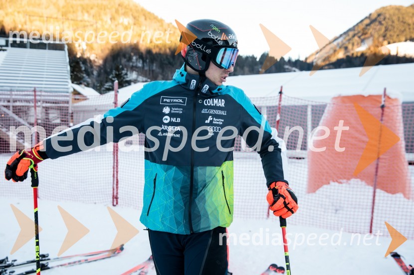  Tijan Marovt, smučarNovinarska konferenca OK Kranjska Gora ob robu FIS snežne kontrole