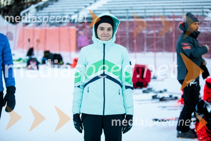  Jerneja Brecl, Smučarska zveza SlovenijeNovinarska konferenca OK Kranjska Gora ob robu FIS snežne kontrole