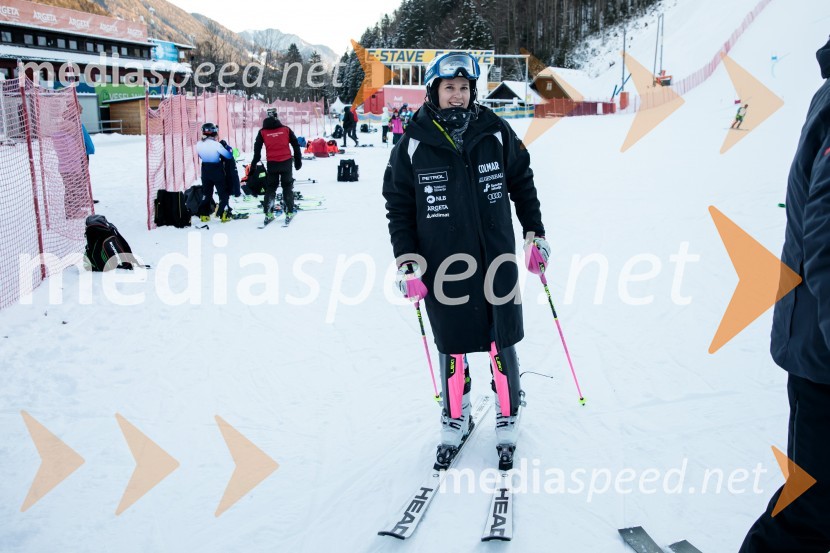  Nika Tomšič, smučarkaNovinarska konferenca OK Kranjska Gora ob robu FIS snežne kontrole