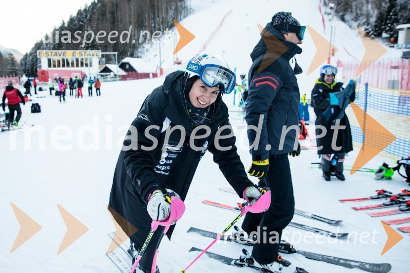  Nika Tomšič, smučarkaNovinarska konferenca OK Kranjska Gora ob robu FIS snežne kontrole
