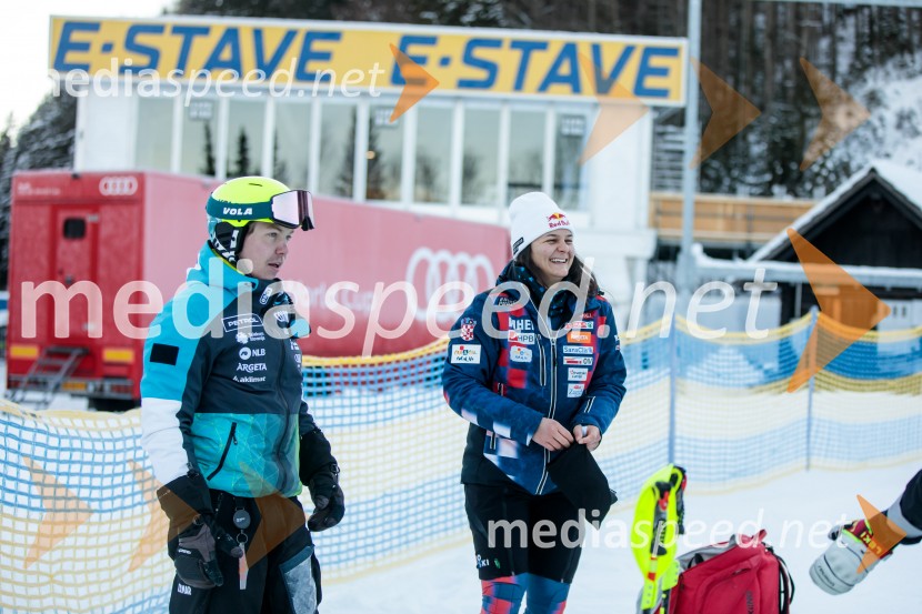  ... ;  Zrinka Ljutić, smučarka (Hrvaška)Novinarska konferenca OK Kranjska Gora ob robu FIS snežne kontrole