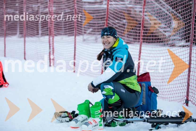  Lila Lapanja, smučarkaNovinarska konferenca OK Kranjska Gora ob robu FIS snežne kontrole