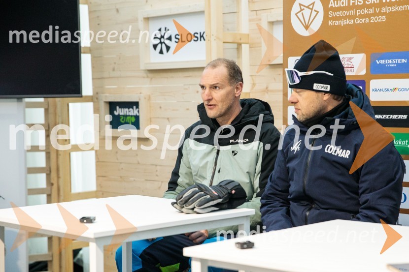  Andrej  Šporn, nekdanji smučar;  Jani Hladnik, tekmovalni direktor tehničnih disciplinNovinarska konferenca OK Kranjska Gora ob robu FIS snežne kontrole