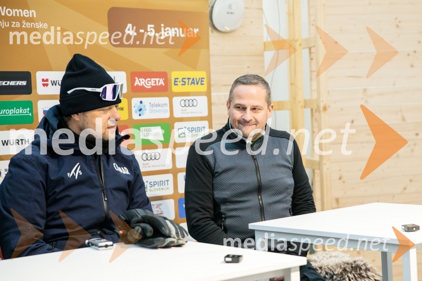  Jani Hladnik, tekmovalni direktor tehničnih disciplin;  Tomaž Šušteršič, generalni sekretar organizacijskega komiteja PlanicaNovinarska konferenca OK Kranjska Gora ob robu FIS snežne kontrole
