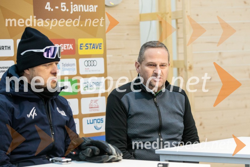  Jani Hladnik, tekmovalni direktor tehničnih disciplin;  Tomaž Šušteršič, generalni sekretar organizacijskega komiteja PlanicaNovinarska konferenca OK Kranjska Gora ob robu FIS snežne kontrole