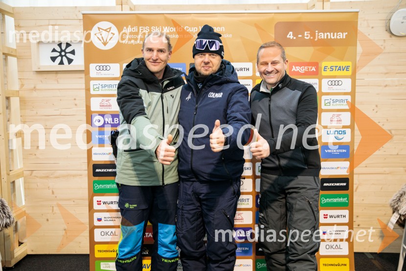  Andrej  Šporn, nekdanji smučar;  Jani Hladnik, tekmovalni direktor tehničnih disciplin;  Tomaž Šušteršič, generalni sekretar organizacijskega komiteja PlanicaNovinarska konferenca OK Kranjska Gora ob robu FIS snežne kontrole