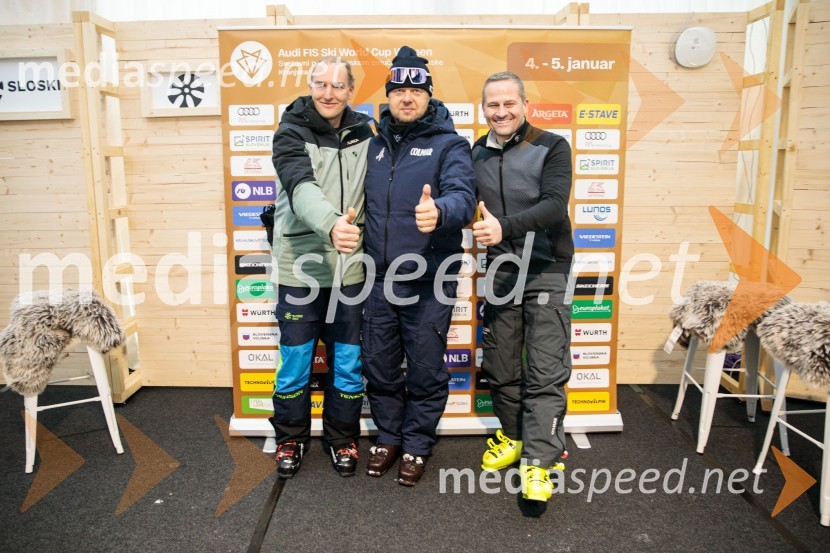 Andrej  Šporn, nekdanji smučar;  Jani Hladnik, tekmovalni direktor tehničnih disciplin;  Tomaž Šušteršič, generalni sekretar organizacijskega komiteja PlanicaNovinarska konferenca OK Kranjska Gora ob robu FIS snežne kontrole