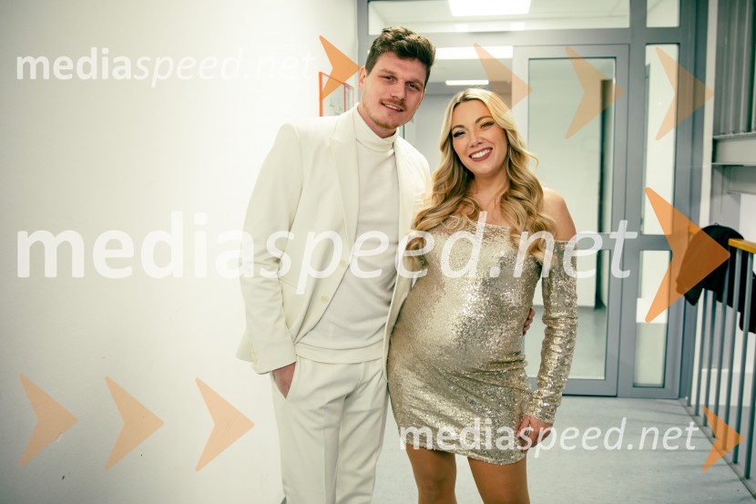  Uroš Steklasa, glasbenik;  Tjaša Hrovat Steklasa, pevkaInes Erbus, veliki koncert z gosti ob 10. obletnici