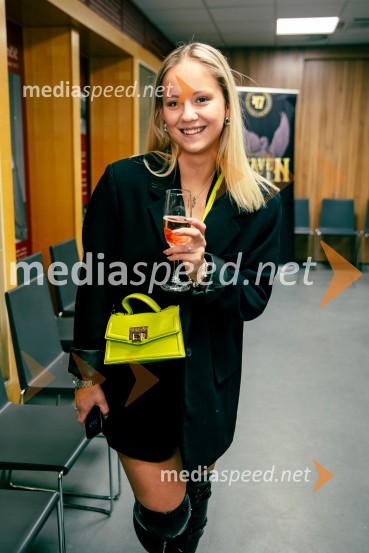  Tia VlahovićInes Erbus, veliki koncert z gosti ob 10. obletnici