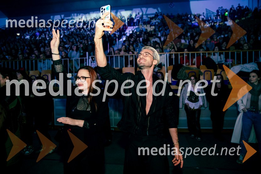  ... ;  Tibor Golob, fotografInes Erbus, veliki koncert z gosti ob 10. obletnici