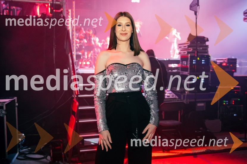  Eva Boto, pevkaInes Erbus, veliki koncert z gosti ob 10. obletnici