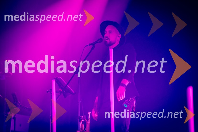  Mitja Bobič, glasbenikInes Erbus, veliki koncert z gosti ob 10. obletnici