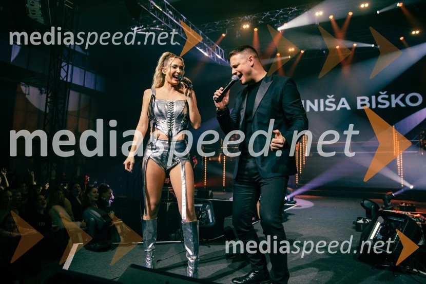  Ines Erbus, pevka;  Siniša Biško, pevecInes Erbus, veliki koncert z gosti ob 10. obletnici