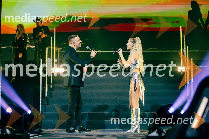  Siniša Biško, pevec;  Ines Erbus, pevkaInes Erbus, veliki koncert z gosti ob 10. obletnici