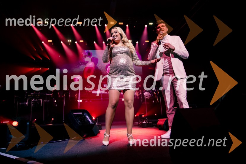  Tjaša Hrovat Steklasa, pevka;  Uroš Steklasa, glasbenikInes Erbus, veliki koncert z gosti ob 10. obletnici