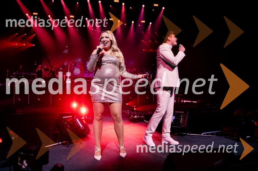  Tjaša Hrovat Steklasa, pevka;  Uroš Steklasa, glasbenikInes Erbus, veliki koncert z gosti ob 10. obletnici