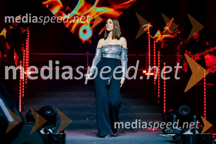  Eva Boto, pevkaInes Erbus, veliki koncert z gosti ob 10. obletnici