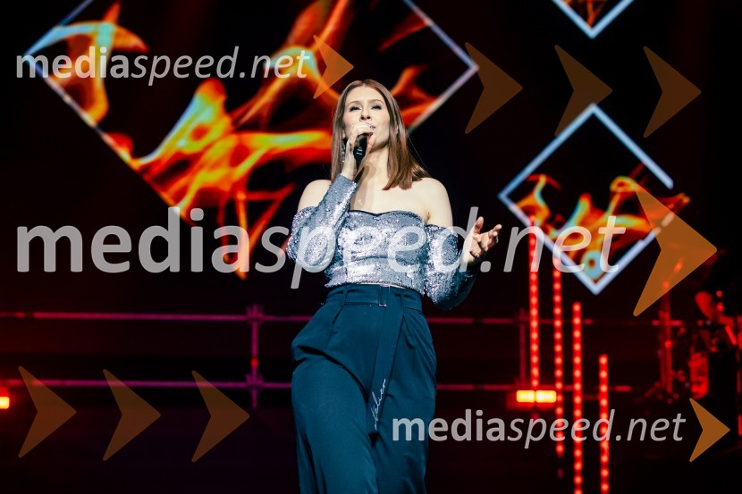  Eva Boto, pevkaInes Erbus, veliki koncert z gosti ob 10. obletnici