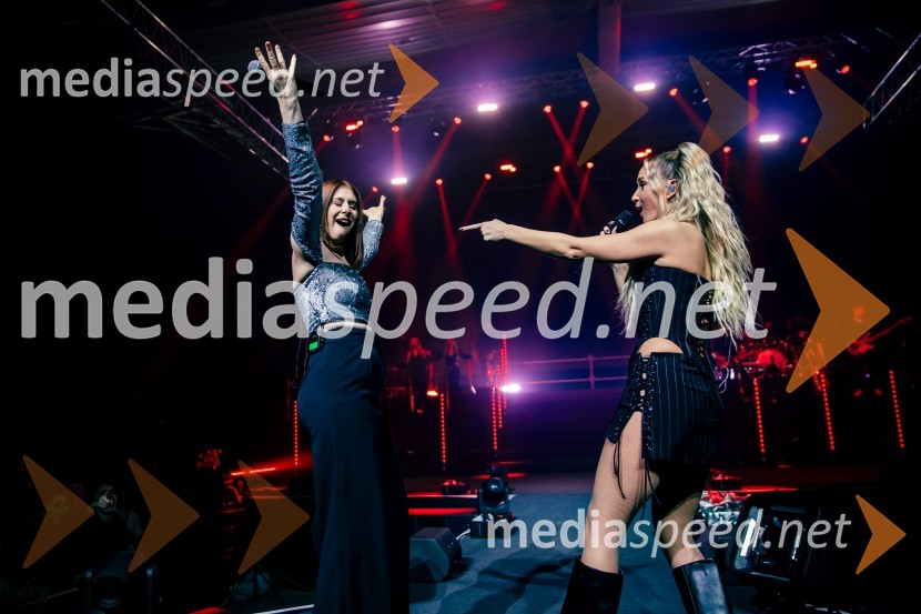  Eva Boto, pevka;  Ines Erbus, pevkaInes Erbus, veliki koncert z gosti ob 10. obletnici