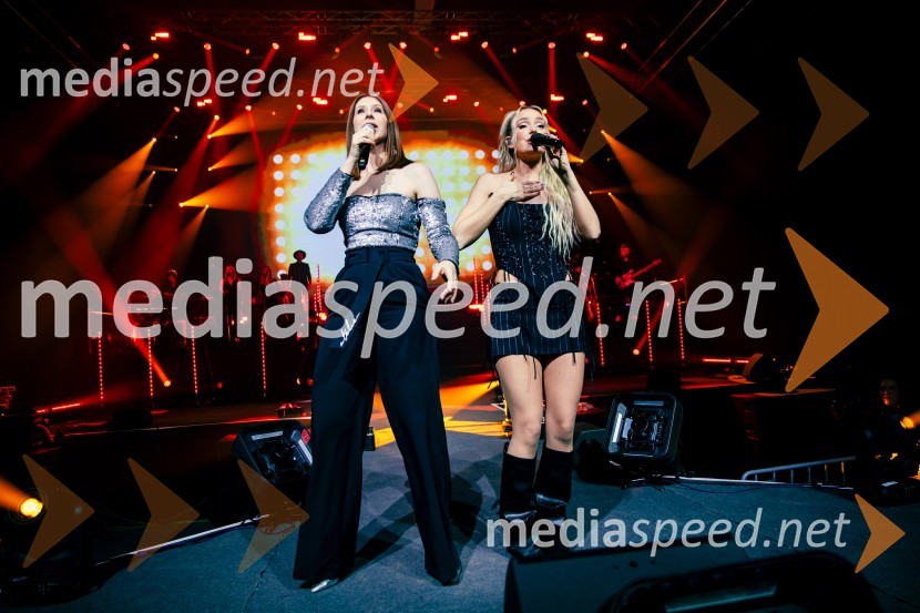  Eva Boto, pevka;  Ines Erbus, pevkaInes Erbus, veliki koncert z gosti ob 10. obletnici