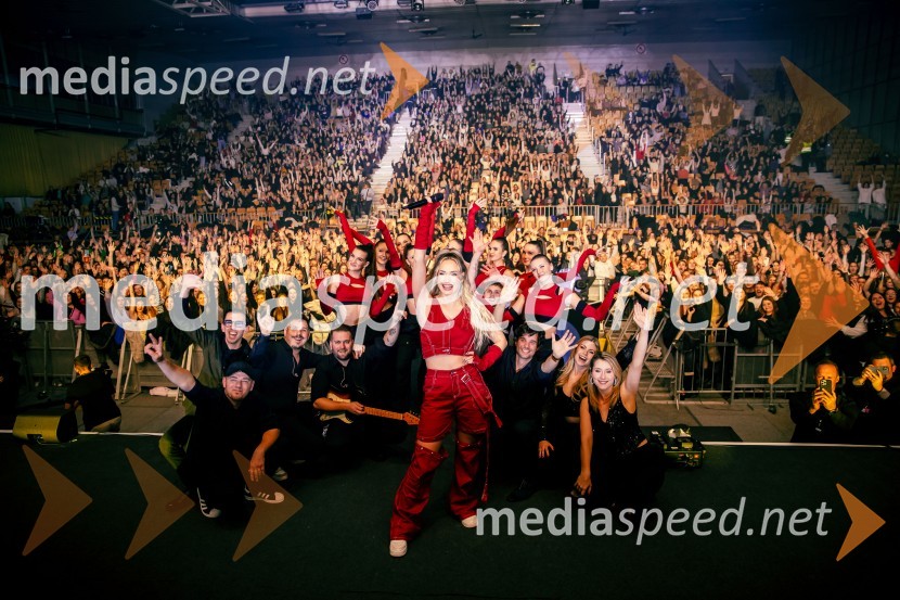  Ines Erbus, pevkaInes Erbus, veliki koncert z gosti ob 10. obletnici