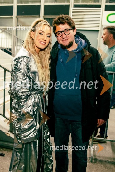  Ines Erbus, pevka;  ... Ines Erbus, veliki koncert z gosti ob 10. obletnici