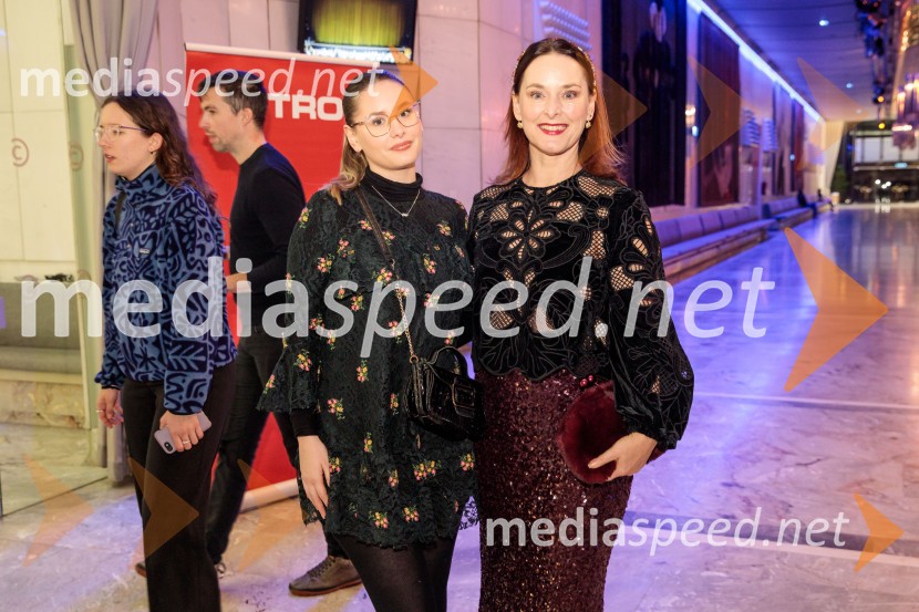  Stella  Pograjc;  Blažka Müller, voditeljicaPrednovoletni Gran Bolero Gala v Cankarjevem domu