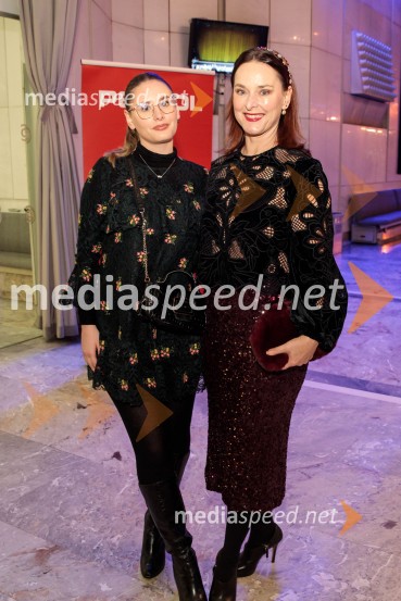  Stella  Pograjc;  Blažka Müller, voditeljicaPrednovoletni Gran Bolero Gala v Cankarjevem domu