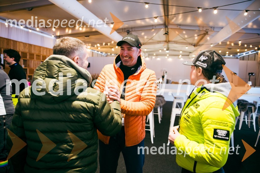 Novinarska konferenca slovenske smučarske reprezentance pred žensko tekmo svetovnega pokala
