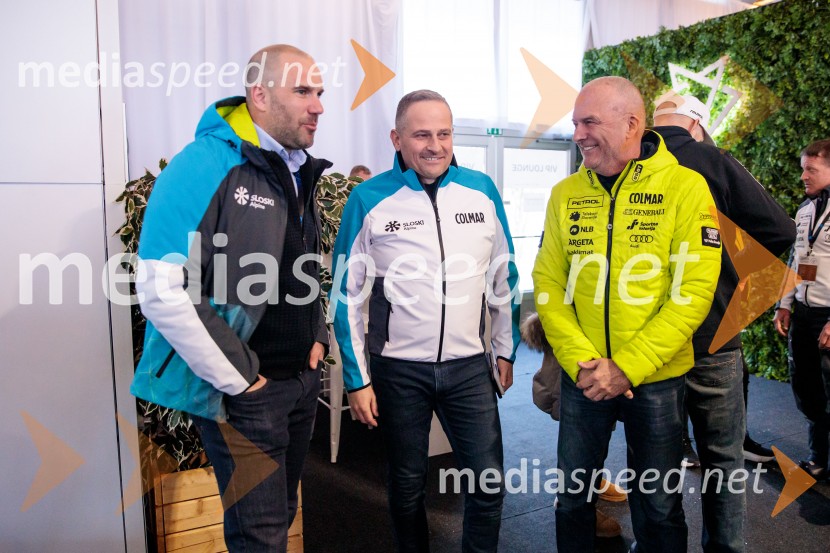  Uroš Zupan, direktor, Smučarska zveza Slovenije ;  Tomaž Šušteršič, generalni sekretar organizacijskega komiteja Planica;  ... Novinarska konferenca slovenske smučarske reprezentance pred žensko tekmo svetovnega pokala