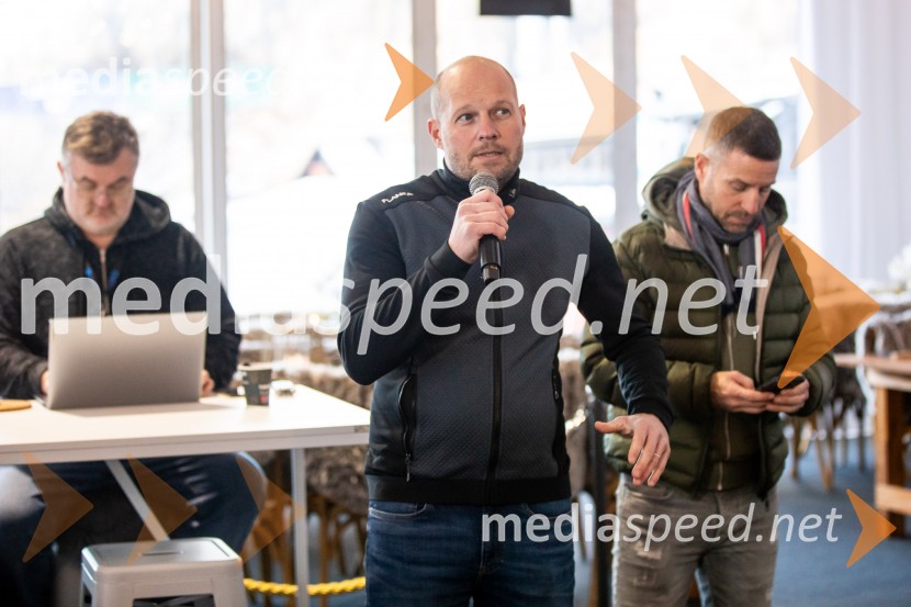 Novinarska konferenca slovenske smučarske reprezentance pred žensko tekmo svetovnega pokala