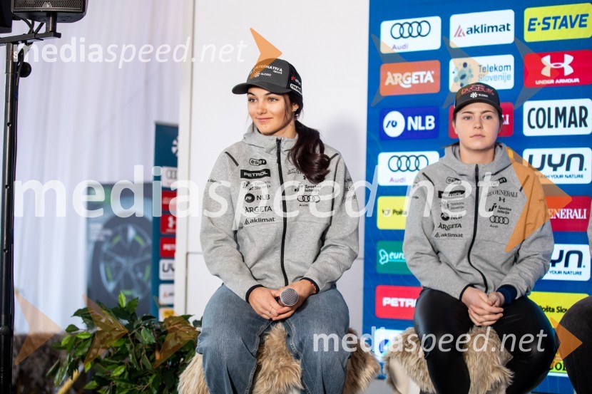  Caterina Sinigoi, smučarka;  Neja  Dvornik, smučarkaNovinarska konferenca slovenske smučarske reprezentance pred žensko tekmo svetovnega pokala