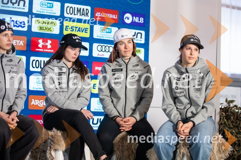  Ana Bucik Jogan, smučarka;  Andreja  Slokar, smučarka;  Lila Lapanja, smučarka;  Nika Tomšič, smučarkaNovinarska konferenca slovenske smučarske reprezentance pred žensko tekmo svetovnega pokala