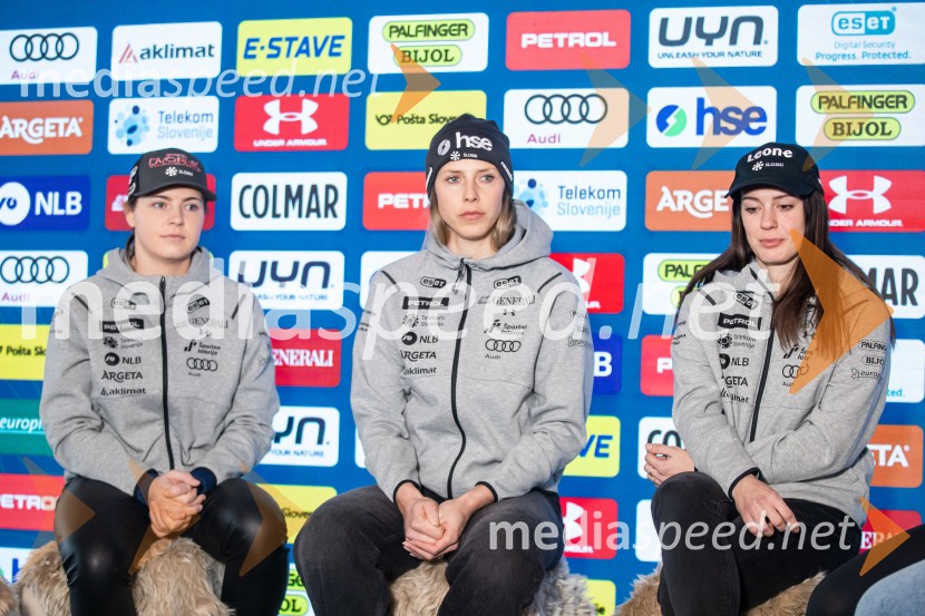  Neja  Dvornik, smučarka;  Ana Bucik Jogan, smučarka;  Andreja  Slokar, smučarkaNovinarska konferenca slovenske smučarske reprezentance pred žensko tekmo svetovnega pokala