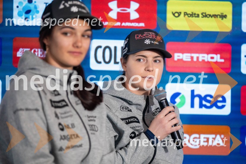  Caterina Sinigoi, smučarka;  Neja  Dvornik, smučarkaNovinarska konferenca slovenske smučarske reprezentance pred žensko tekmo svetovnega pokala